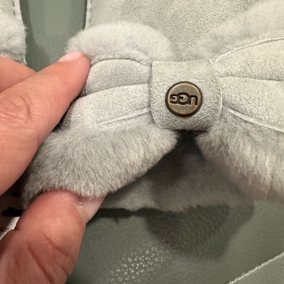 UGG sheepskin gloves - Picture 3 of 6